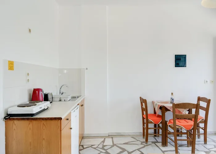 Ilios And Irene 6 Bed & Breakfast 4*