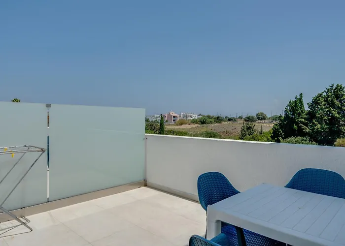 Ilios And Irene 6 Bed & Breakfast