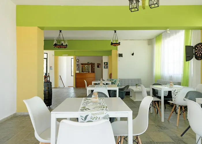 Ilios And Irene 6 Bed & Breakfast