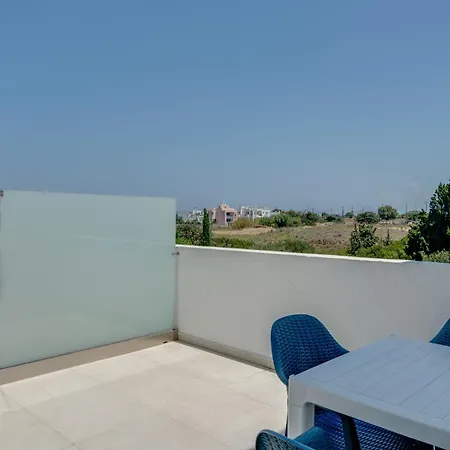 Ilios And Irene 6 Bed & Breakfast