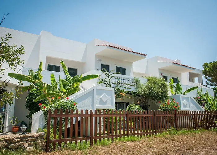 Ilios And Irene 6 B&B